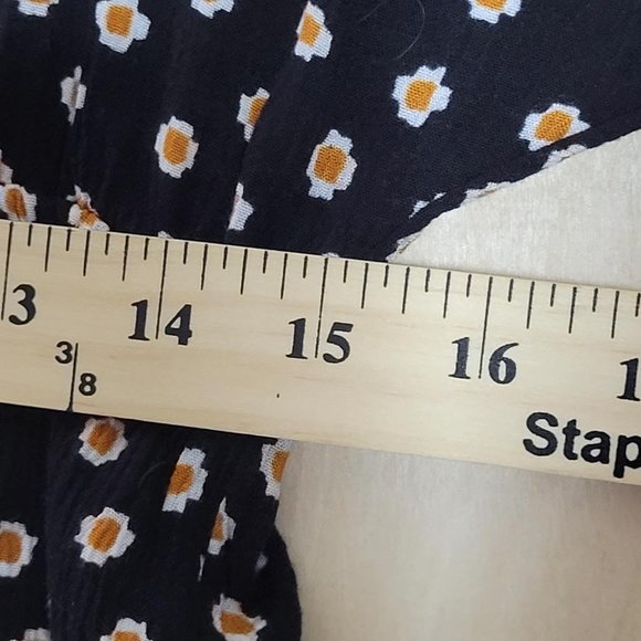 Amuse Society COASTAL ESCAPE Black Gauze Wrap Lined Romper Shorts Women Size S - Picture 5 of 8
